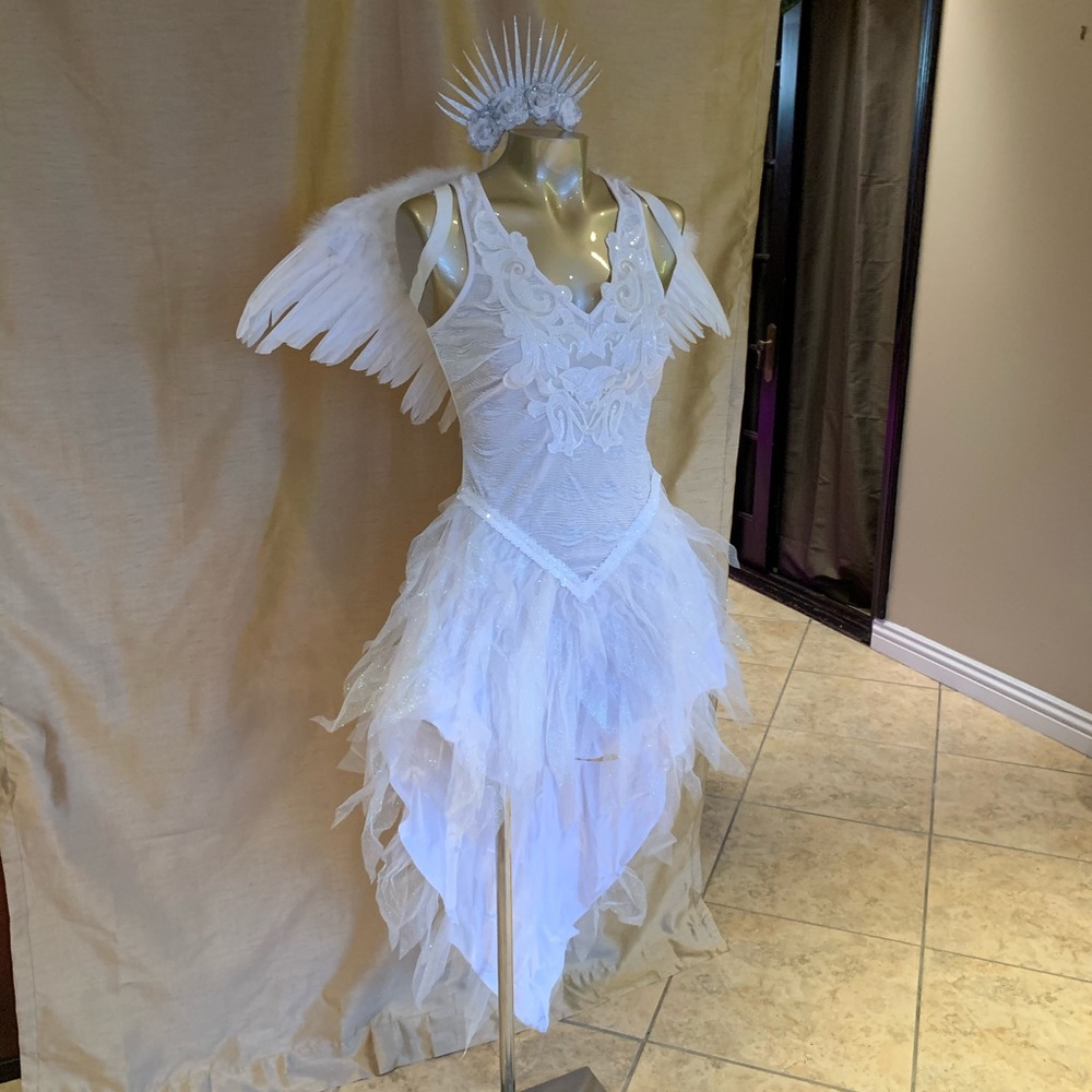 ✨ONE LEFT!✨ White Angel Halloween Costume - Picture 2 of 7